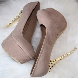 Spiked heel